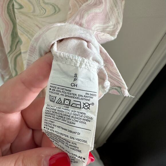 Old Navy Pink Swirl Pop UltraLite Sleeveless Active Tank Top Size Small Athletic - Picture 5 of 7